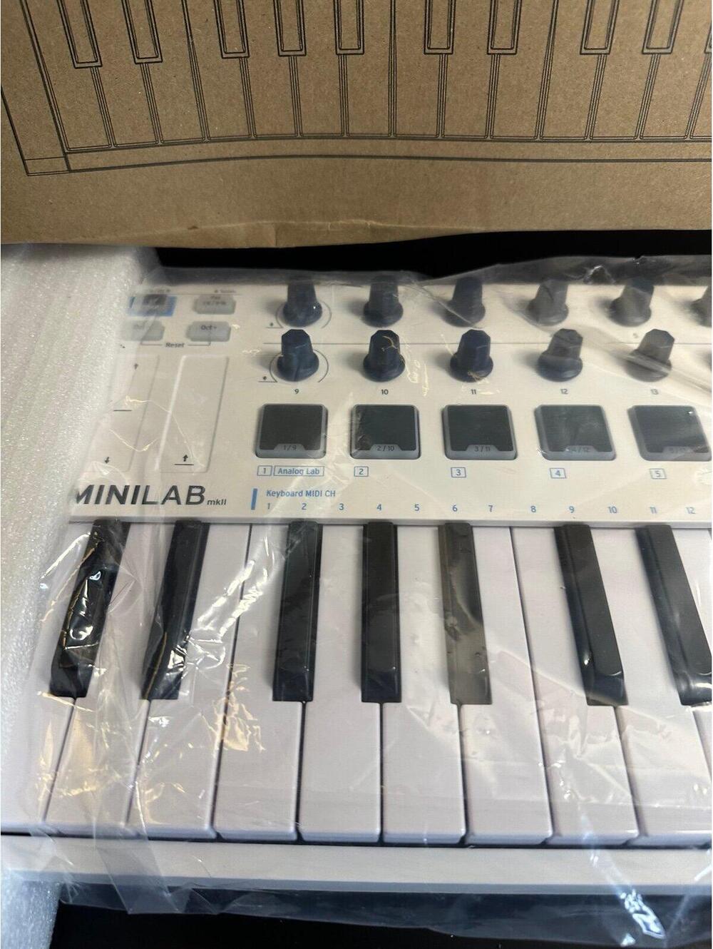 Arturia MiniLab MkII USB MIDI Controller Keyboard – Excellent Condition - Picture 3 of 3